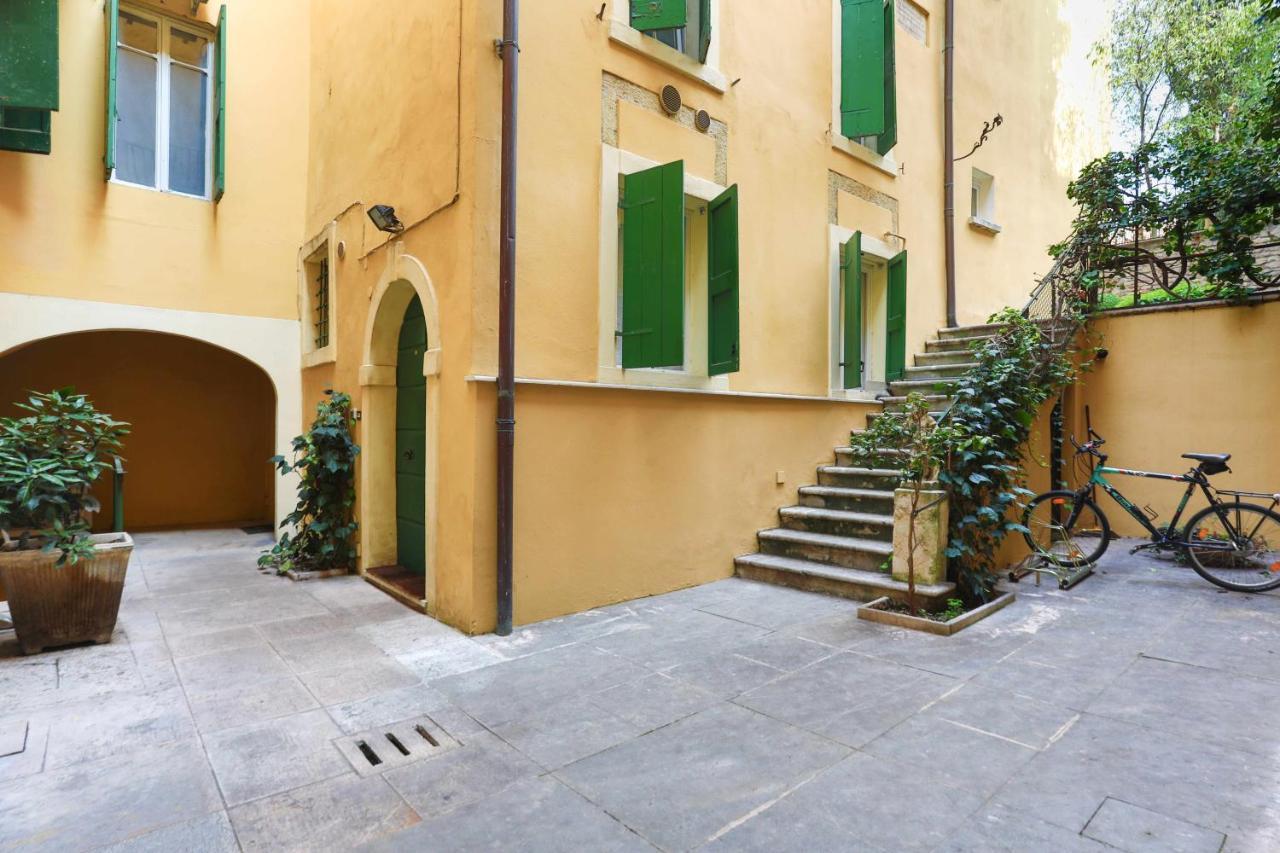 Appartamento Vr Holiday Il Giardino Dei Glicini